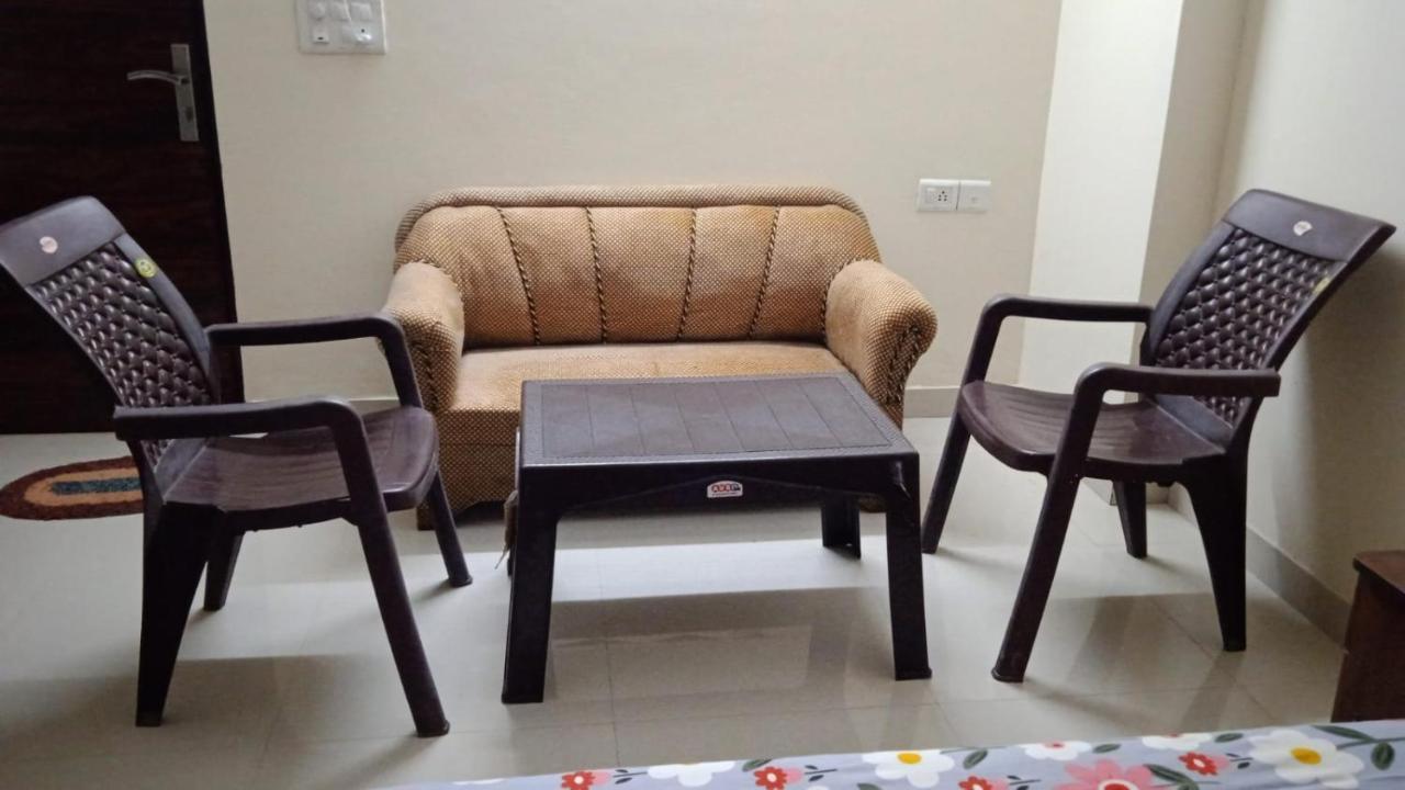 Hare Krishna Home Stay Vrindāvan エクステリア 写真