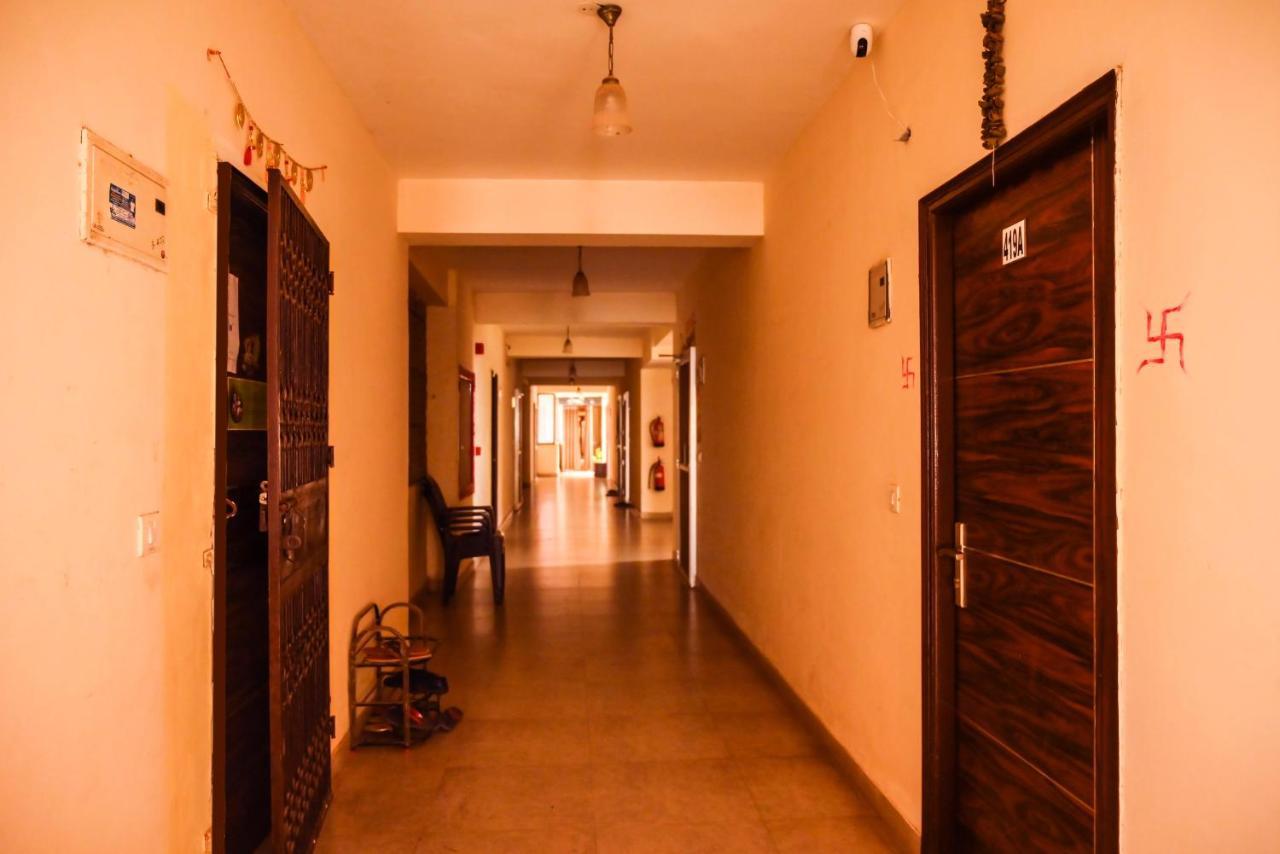 Hare Krishna Home Stay Vrindāvan エクステリア 写真