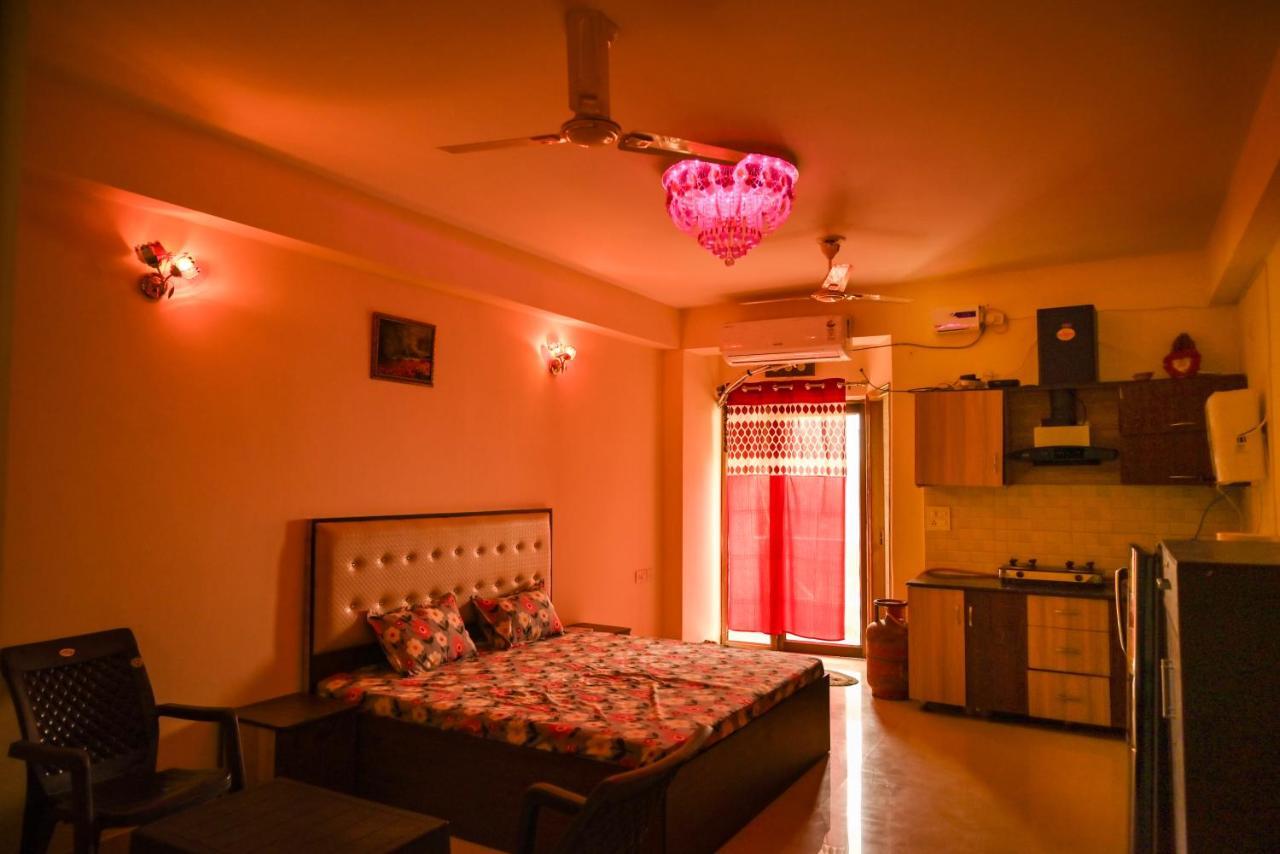 Hare Krishna Home Stay Vrindāvan エクステリア 写真